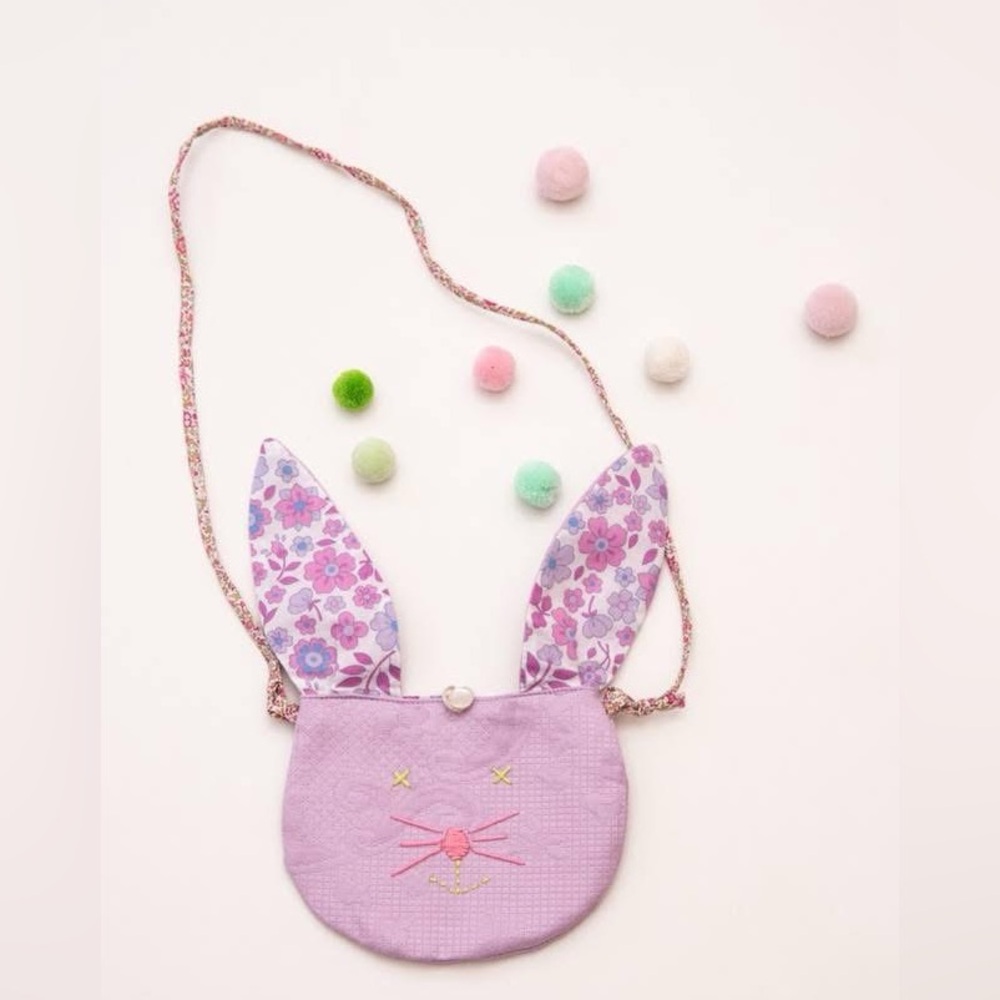 Everbloom Bunny Purse

Hand embroidery face